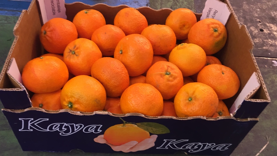 Caja de naranjas